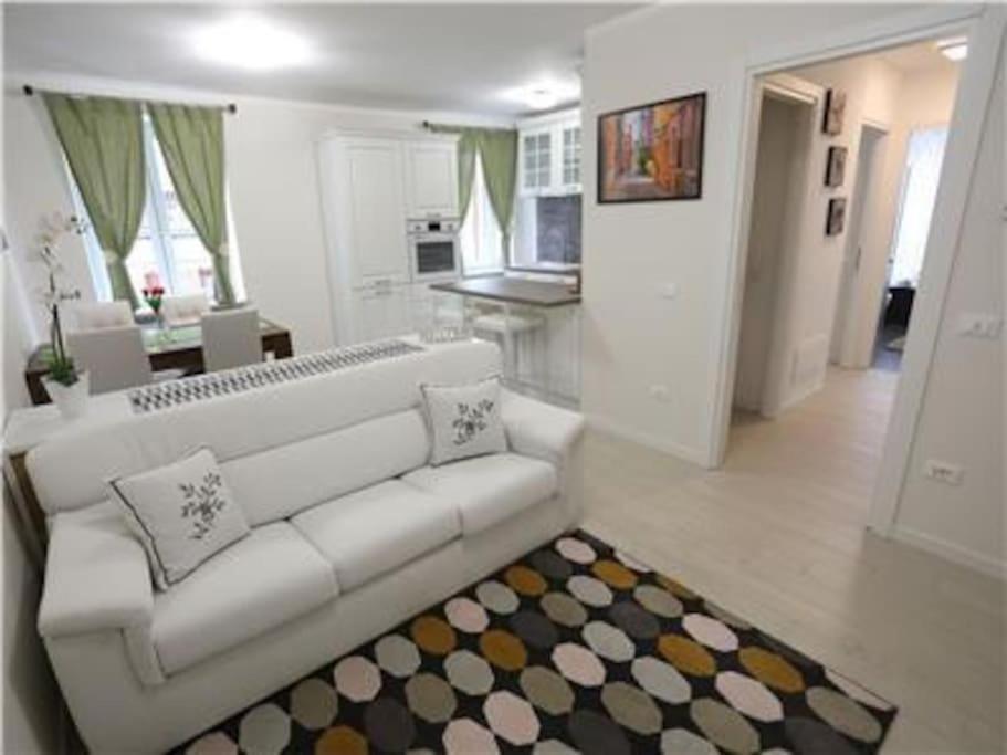 Casa Magenta Apartment 2 明乔河畔的瓦雷奇奥 外观 照片